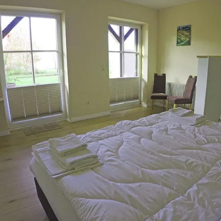 Seeufer Villa - B *