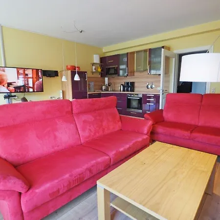 Seeufer Villa - B *