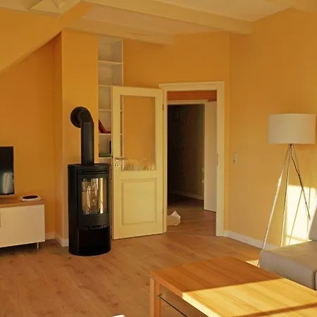 Seeufer Villa - B