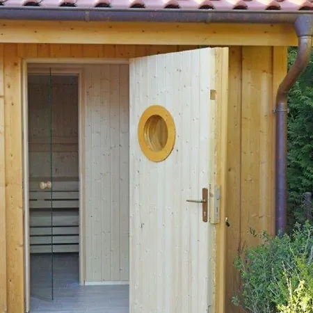 Seeufer Villa - B