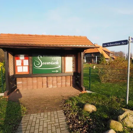 Seeufer Villa - B *